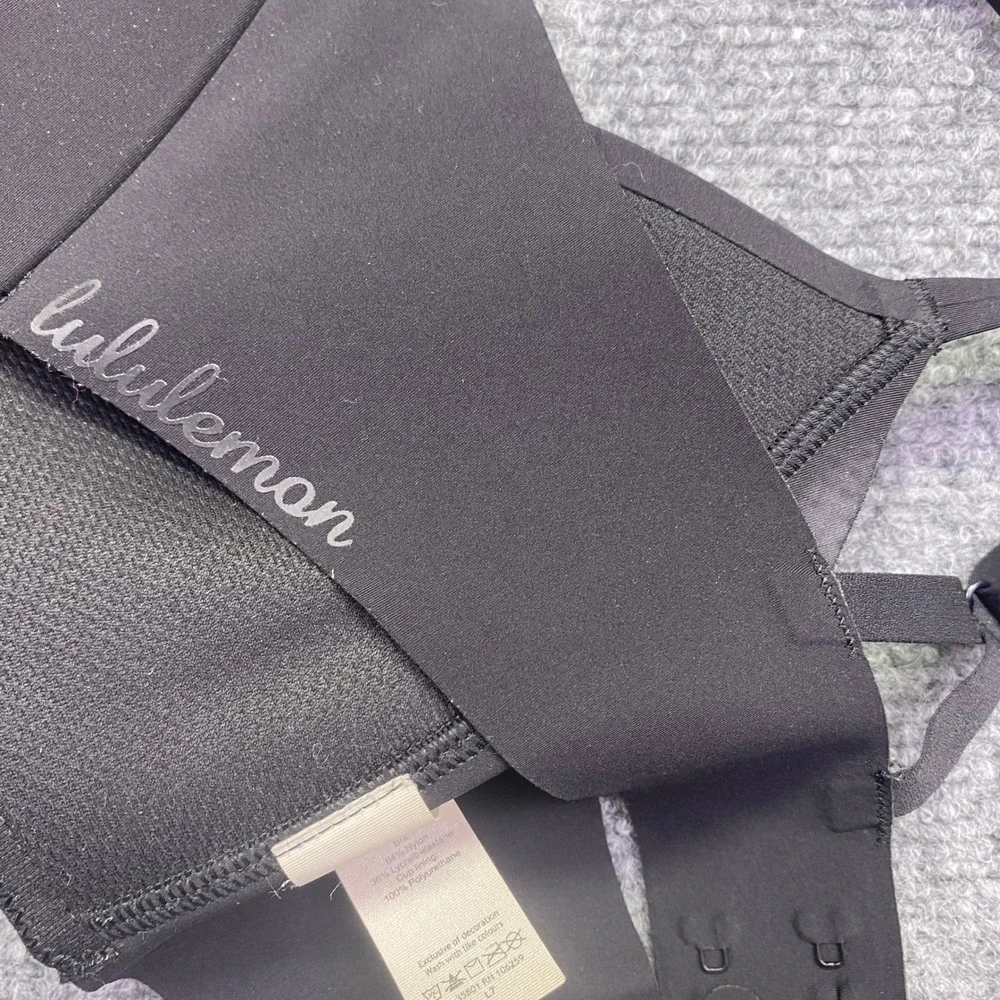 Lululemon Take Shape Bra Light Support B/C Cup Black Sz 32A Seamless Molded Cup
